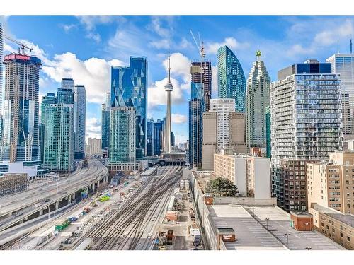 1413-1 Market Street, Toronto, ON - Outdoor With Facade