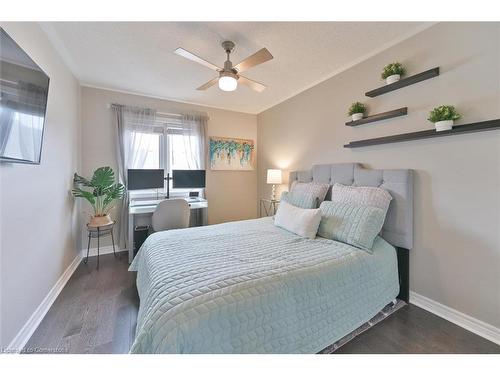 3082 Highbourne Crescent, Oakville, ON - Indoor Photo Showing Bedroom