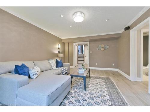 3082 Highbourne Crescent, Oakville, ON - Indoor Photo Showing Living Room