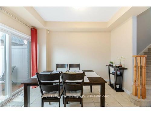 2220 Queensway Drive, Burlington, ON - Indoor Photo Showing Dining Room