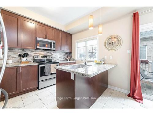 2220 Queensway Drive, Burlington, ON - Indoor Photo Showing Kitchen With Upgraded Kitchen