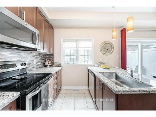 2220 Queensway Drive, Burlington, ON - Indoor Photo Showing Kitchen With Upgraded Kitchen