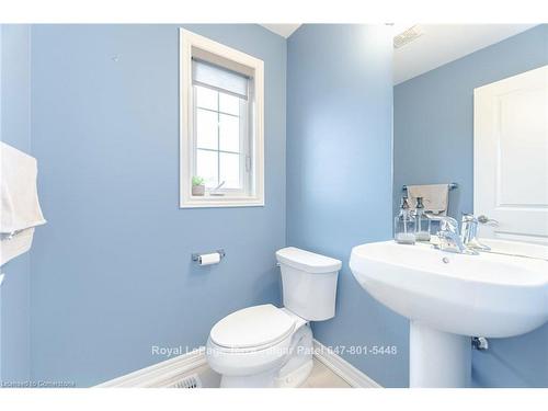 2220 Queensway Drive, Burlington, ON - Indoor Photo Showing Bathroom