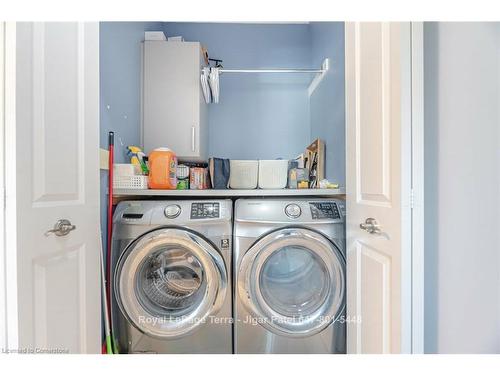 2220 Queensway Drive, Burlington, ON - Indoor Photo Showing Laundry Room