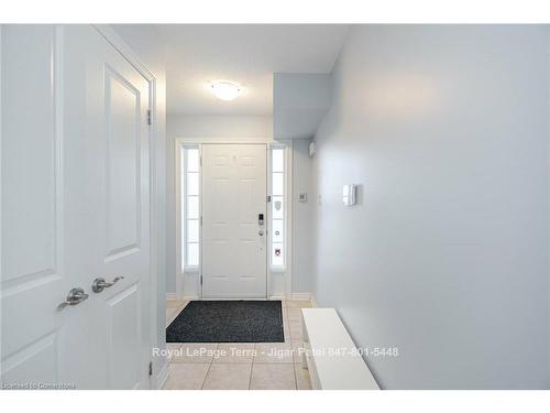 2220 Queensway Drive, Burlington, ON - Indoor Photo Showing Other Room