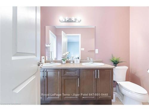 2220 Queensway Drive, Burlington, ON - Indoor Photo Showing Bathroom