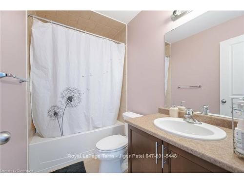 2220 Queensway Drive, Burlington, ON - Indoor Photo Showing Bathroom