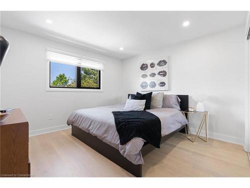 17 Clearview Drive, Hamilton, ON - Indoor Photo Showing Bedroom