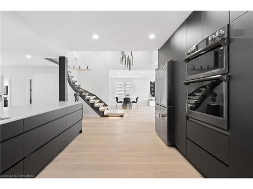 17 Clearview Drive, Hamilton, ON - Indoor Photo Showing Kitchen