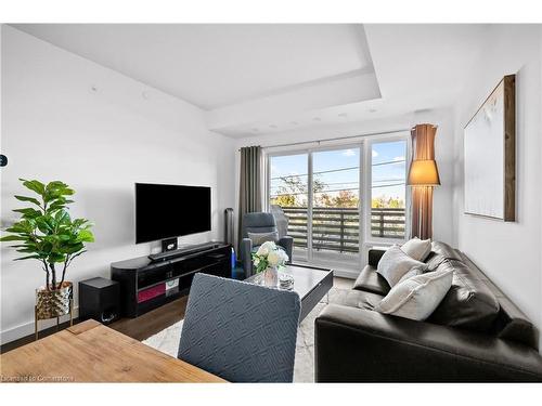 207-5025 Harvard Road, Mississauga, ON - Indoor Photo Showing Living Room