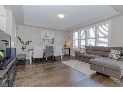 64 Wannamaker Crescent, Cambridge, ON - Indoor Photo Showing Living Room