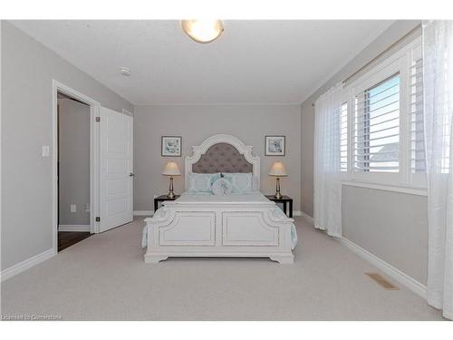 64 Wannamaker Crescent, Cambridge, ON - Indoor Photo Showing Bedroom