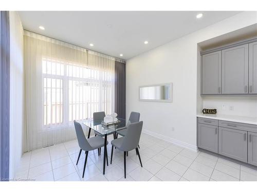 115 Threshing Mill Boulevard, Oakville, ON - Indoor Photo Showing Dining Room