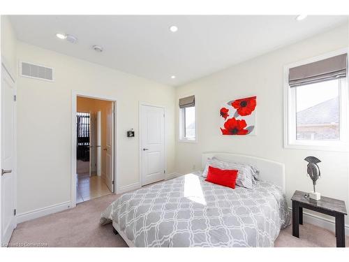 115 Threshing Mill Boulevard, Oakville, ON - Indoor Photo Showing Bedroom