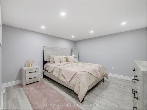 5459 Campbellville Road, Milton, ON - Indoor Photo Showing Bedroom