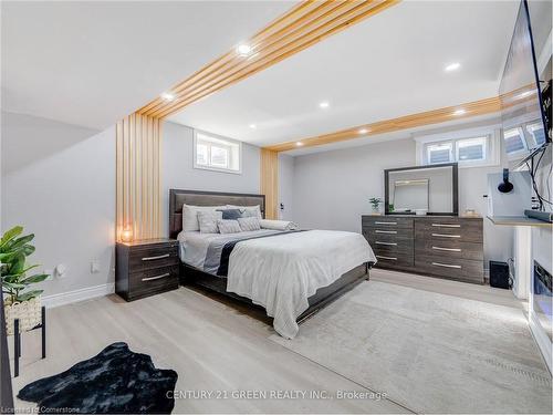 5459 Campbellville Road, Milton, ON - Indoor Photo Showing Bedroom