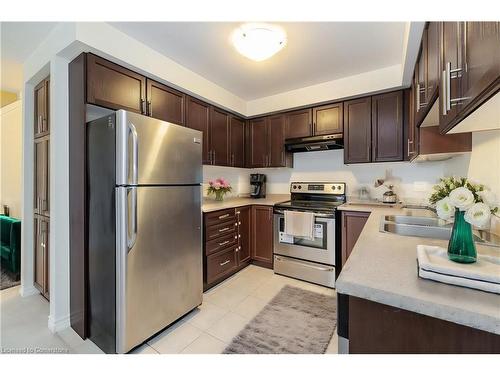 35 Nearco Crescent, Oshawa, ON - Indoor Photo Showing Kitchen With Double Sink