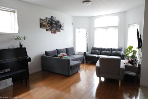 9 Knack Lane, Cambridge, ON - Indoor Photo Showing Living Room