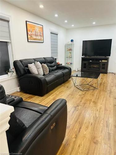 1885 Dormer Drive, London, ON - Indoor Photo Showing Living Room