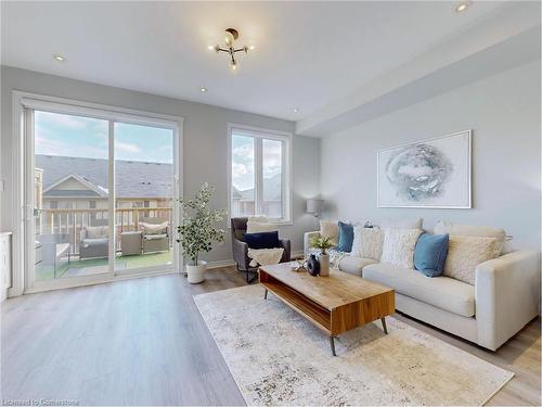 394 Belcourt Common, Oakville, ON - Indoor Photo Showing Living Room