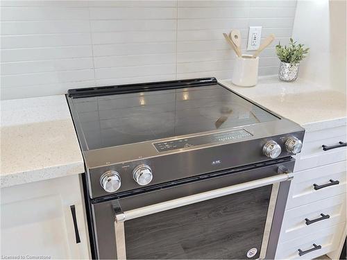 394 Belcourt Common, Oakville, ON - Indoor Photo Showing Kitchen