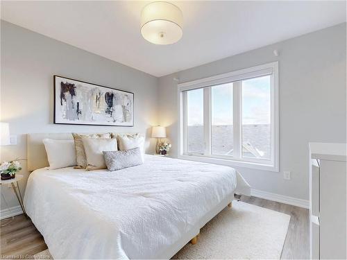 394 Belcourt Common, Oakville, ON - Indoor Photo Showing Bedroom