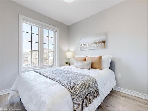 394 Belcourt Common, Oakville, ON - Indoor Photo Showing Bedroom