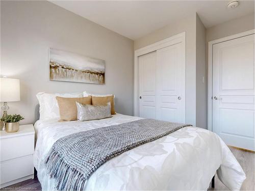 394 Belcourt Common, Oakville, ON - Indoor Photo Showing Bedroom