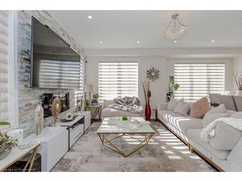 367 Equestrian Way, Cambridge, ON - Indoor Photo Showing Living Room