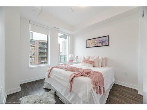 604-212 King William Street, Hamilton, ON - Indoor Photo Showing Bedroom