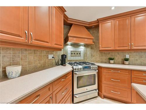 2368 Folkway Drive, Mississauga, ON - Indoor Photo Showing Kitchen