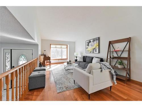 2368 Folkway Drive, Mississauga, ON - Indoor Photo Showing Living Room