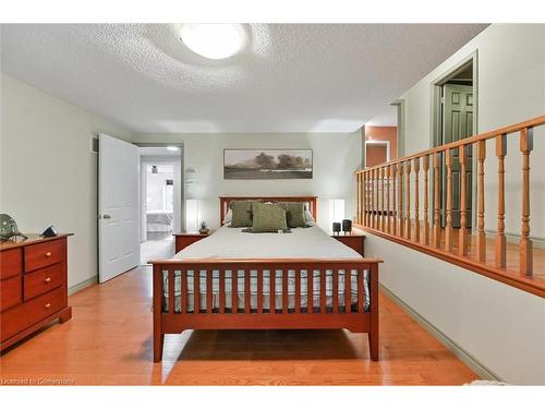 2368 Folkway Drive, Mississauga, ON - Indoor Photo Showing Bedroom