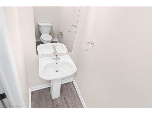 575 Woodward Avenue, Hamilton, ON - Indoor Photo Showing Bathroom