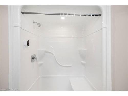 575 Woodward Avenue, Hamilton, ON - Indoor Photo Showing Bathroom