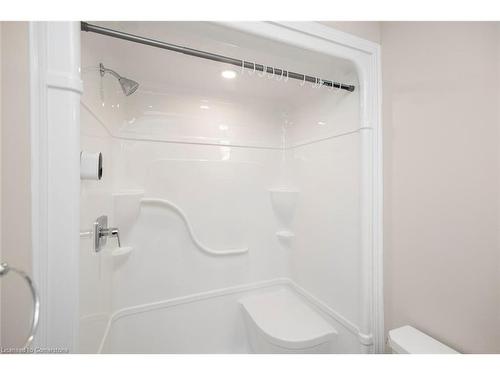 575 Woodward Avenue, Hamilton, ON - Indoor Photo Showing Bathroom