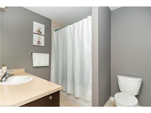 29 Appleby Street, Kitchener, ON - Indoor Photo Showing Bathroom