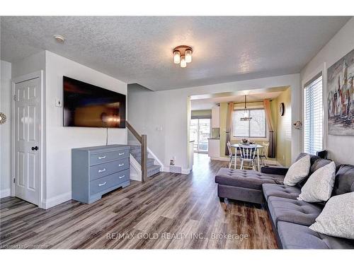 104 Edgemere Drive, Cambridge, ON - Indoor Photo Showing Living Room