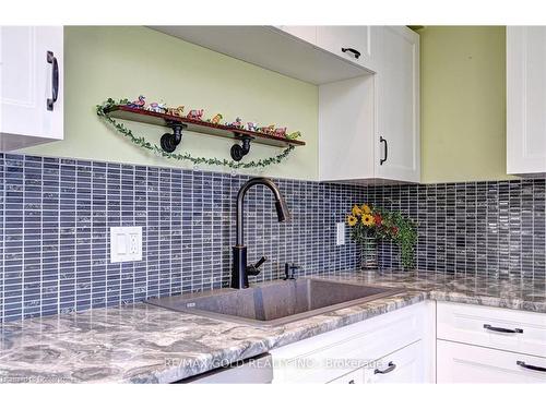 104 Edgemere Drive, Cambridge, ON - Indoor Photo Showing Kitchen