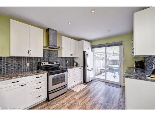 104 Edgemere Drive, Cambridge, ON - Indoor Photo Showing Kitchen With Upgraded Kitchen