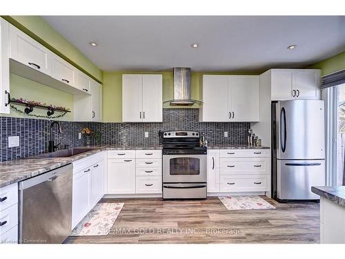 104 Edgemere Drive, Cambridge, ON - Indoor Photo Showing Kitchen With Stainless Steel Kitchen With Upgraded Kitchen