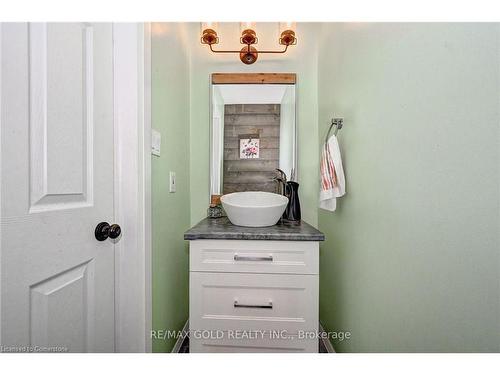 104 Edgemere Drive, Cambridge, ON - Indoor Photo Showing Bathroom