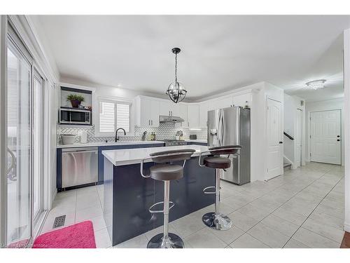 1751 Coronation Drive, London, ON - Indoor Photo Showing Kitchen With Upgraded Kitchen