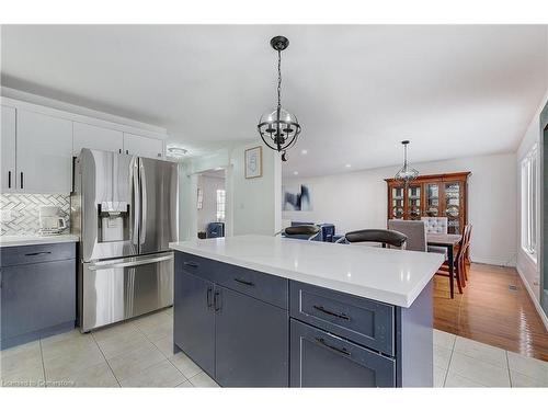 1751 Coronation Drive, London, ON - Indoor Photo Showing Kitchen With Upgraded Kitchen