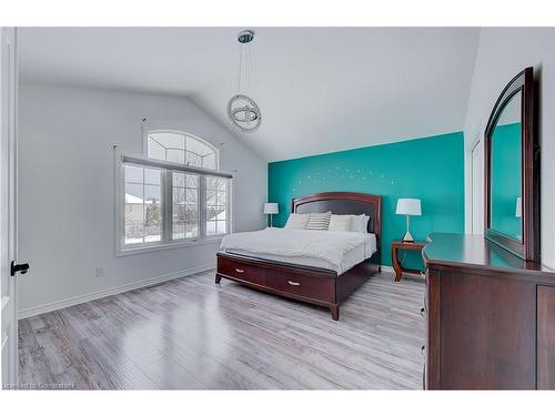 1751 Coronation Drive, London, ON - Indoor Photo Showing Bedroom