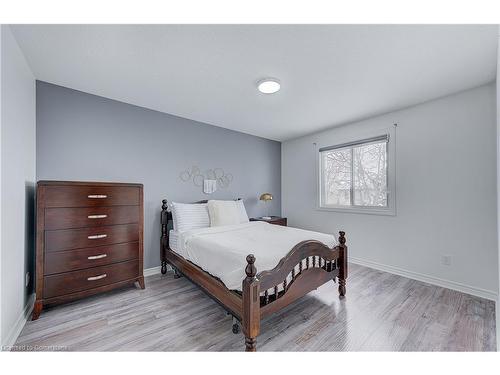 1751 Coronation Drive, London, ON - Indoor Photo Showing Bedroom