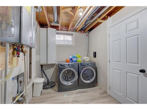 1751 Coronation Drive, London, ON - Indoor Photo Showing Laundry Room