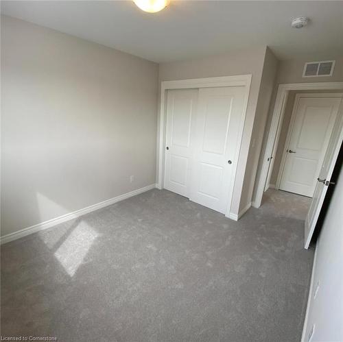 57 Sycamore Street, Welland, ON - Indoor Photo Showing Other Room