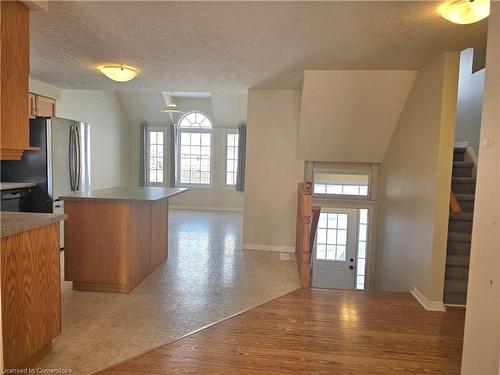 324 Mountain Laurel Crescent, Kitchener, ON - Indoor Photo Showing Kitchen