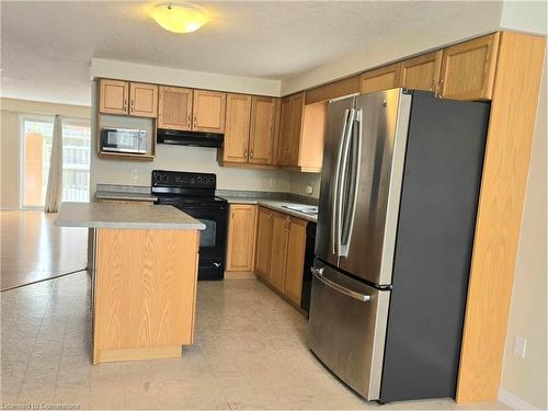 324 Mountain Laurel Crescent, Kitchener, ON - Indoor Photo Showing Kitchen